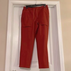 LULULEMON - size L Cropped pant